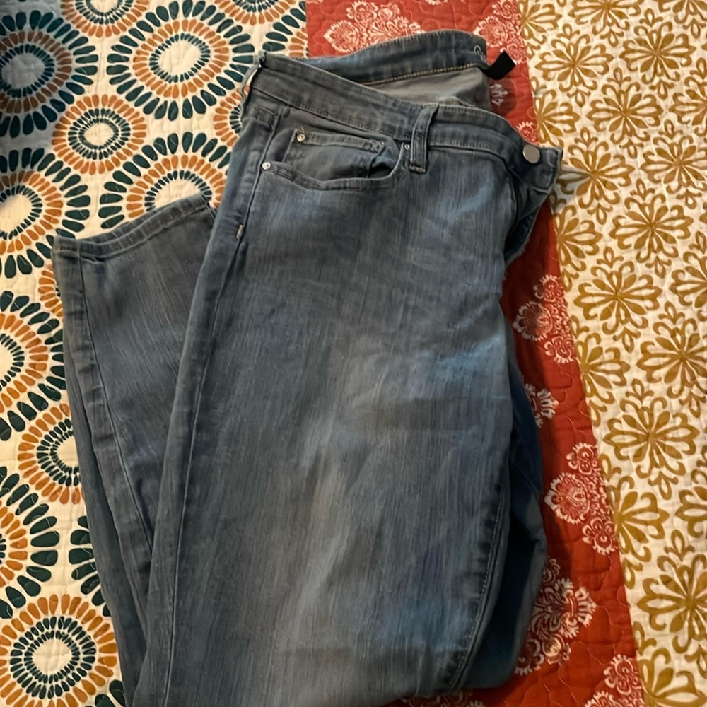 Light denim Gap legging jeans. Size 14/32